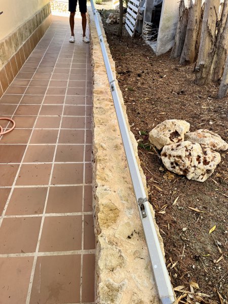 Handlauf Treppengeländer aus Alu, 6,04 m lang, 6 cm breit (un pretil / a handrail)