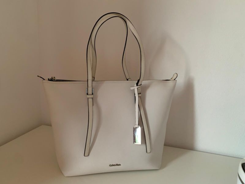 Handbag Celvin Klein, white, like new