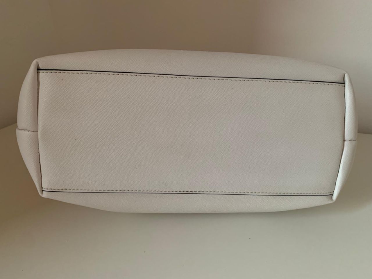 Handbag Celvin Klein, white, like new