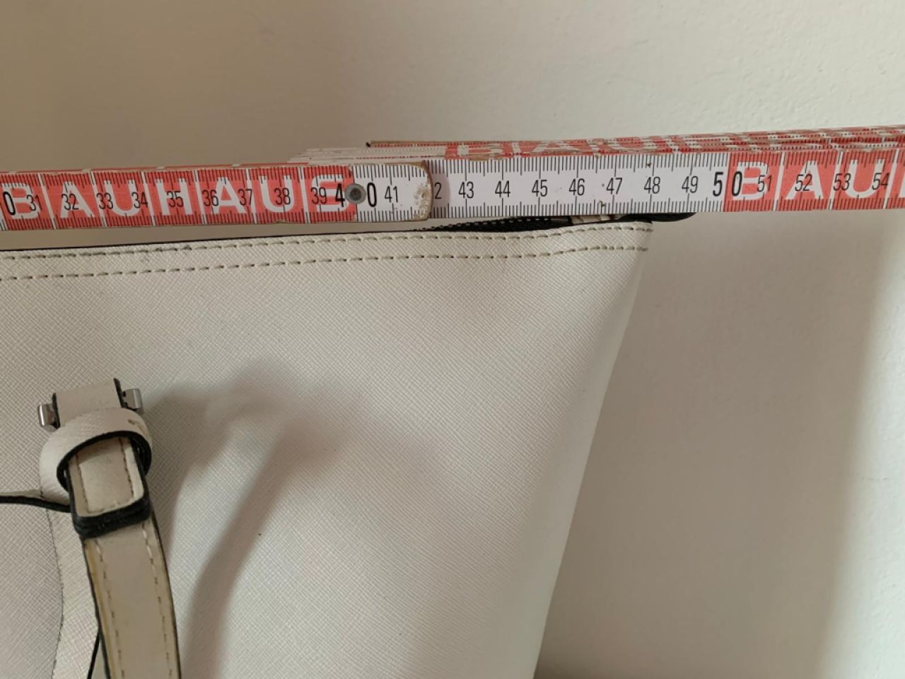 Handbag Celvin Klein, white, like new