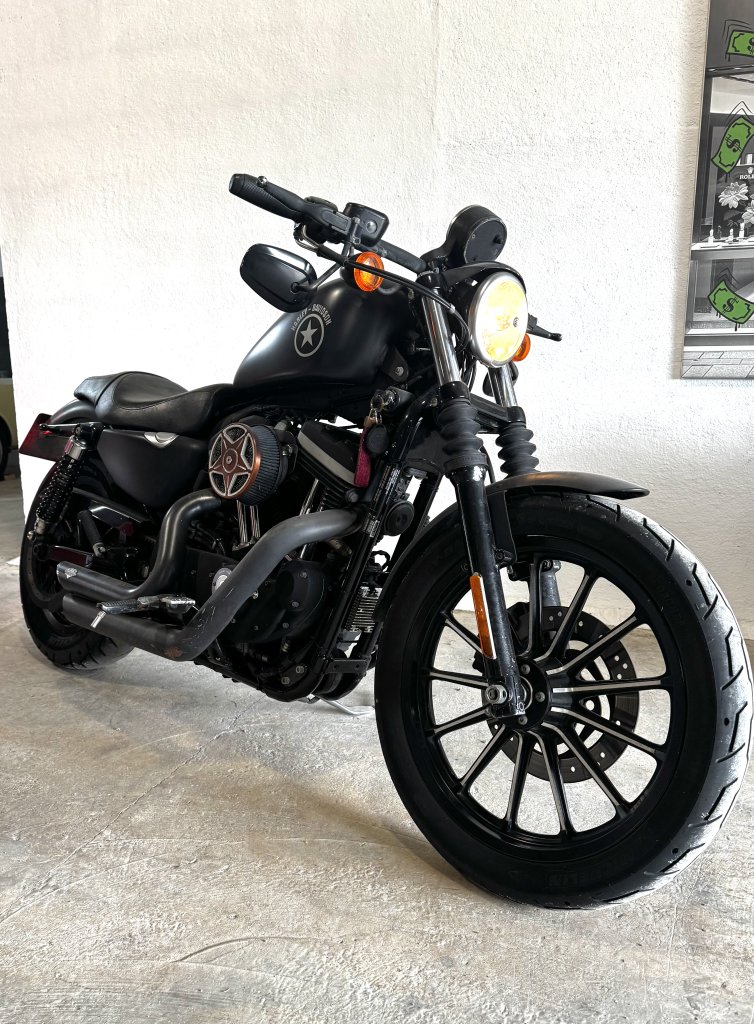 Harley-Davidson 883 Iron, Baujahr 2011, mit 34.000 km, Sportauspuffanlage,