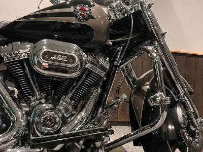 HARLEY-DAVIDSON Road King