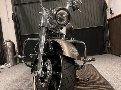 HARLEY-DAVIDSON Road King