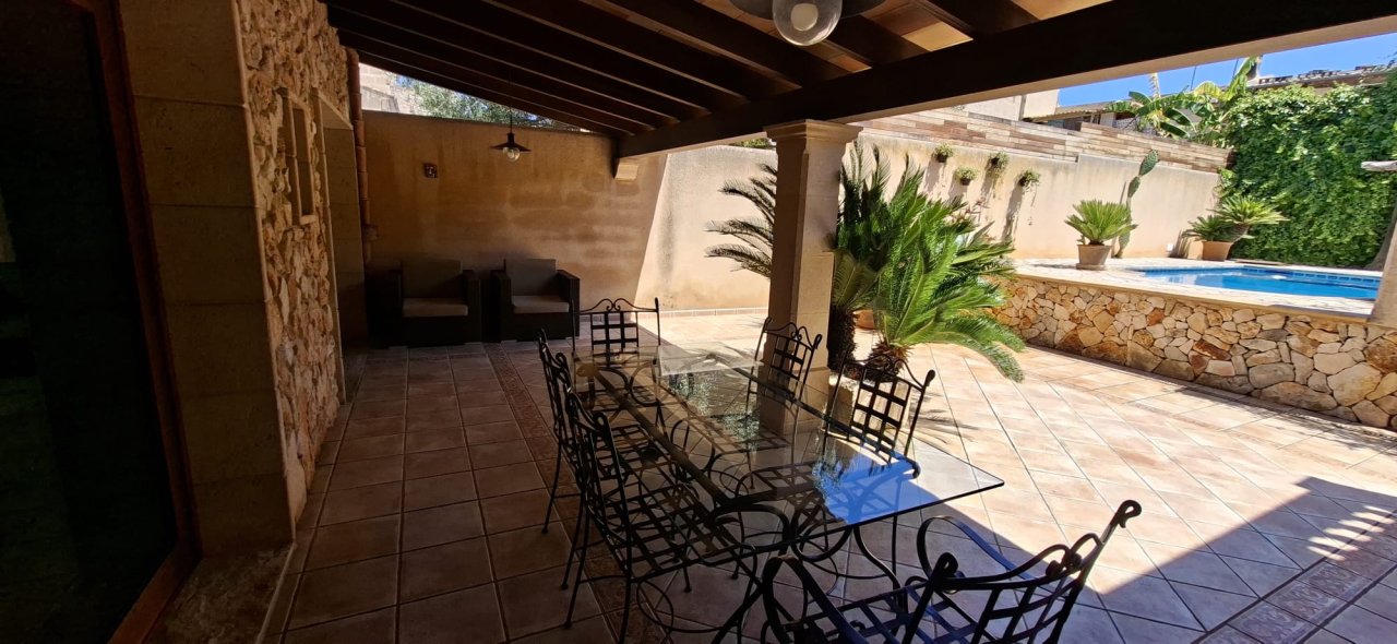 Haus im Dorf mit Pool, neben der Rafa Nadal Akademie (Manacor)