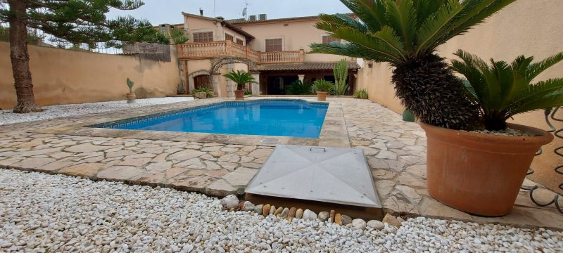 Haus im Dorf mit Pool, neben der Rafa Nadal Akademie (Manacor)