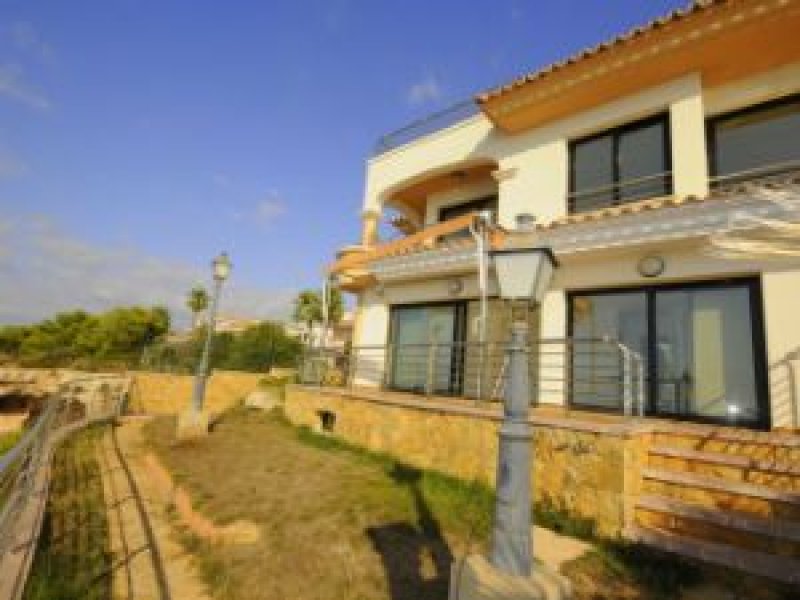 Haus in erster Linie mit Meerblick