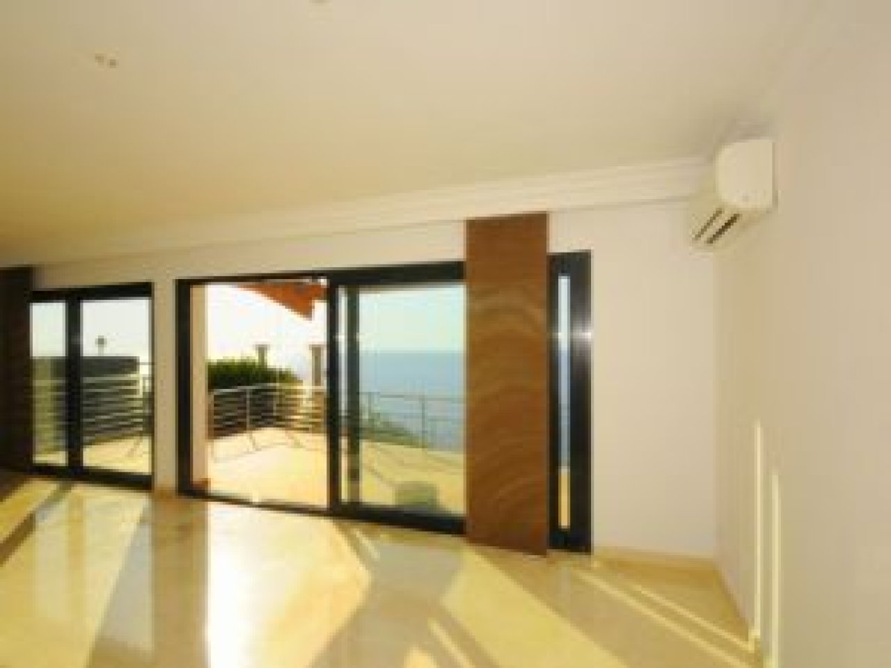 Haus in erster Linie mit Meerblick