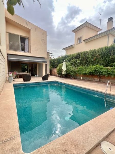 Casa en Puig de Ros con piscina