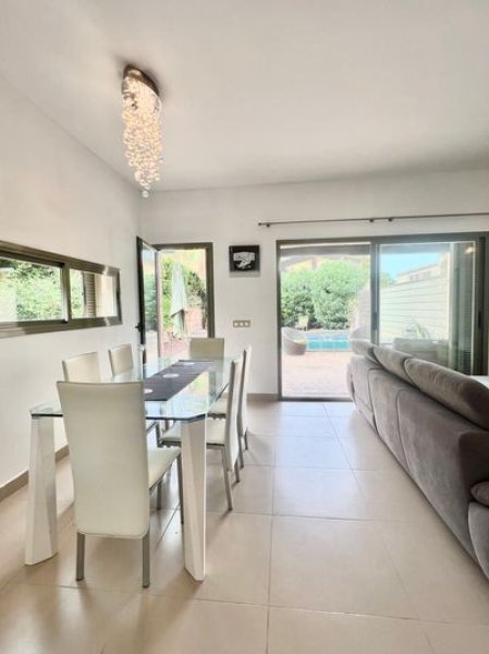 Casa en Puig de Ros con piscina