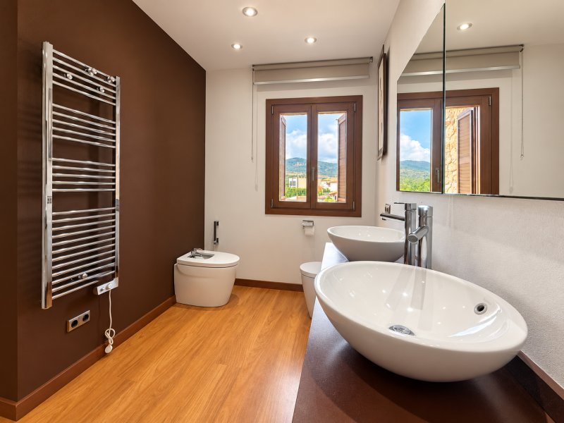 Haus mit Pool, großen Terrassen und Bergblick in Lloseta