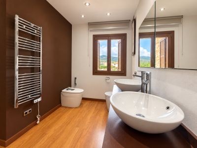 Haus mit Pool, großen Terrassen und Bergblick in Lloseta