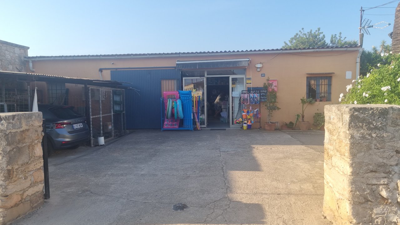 Tienda de artículos del hogar en venta - con o sin Traspaso --- Ses Salines _ L 01