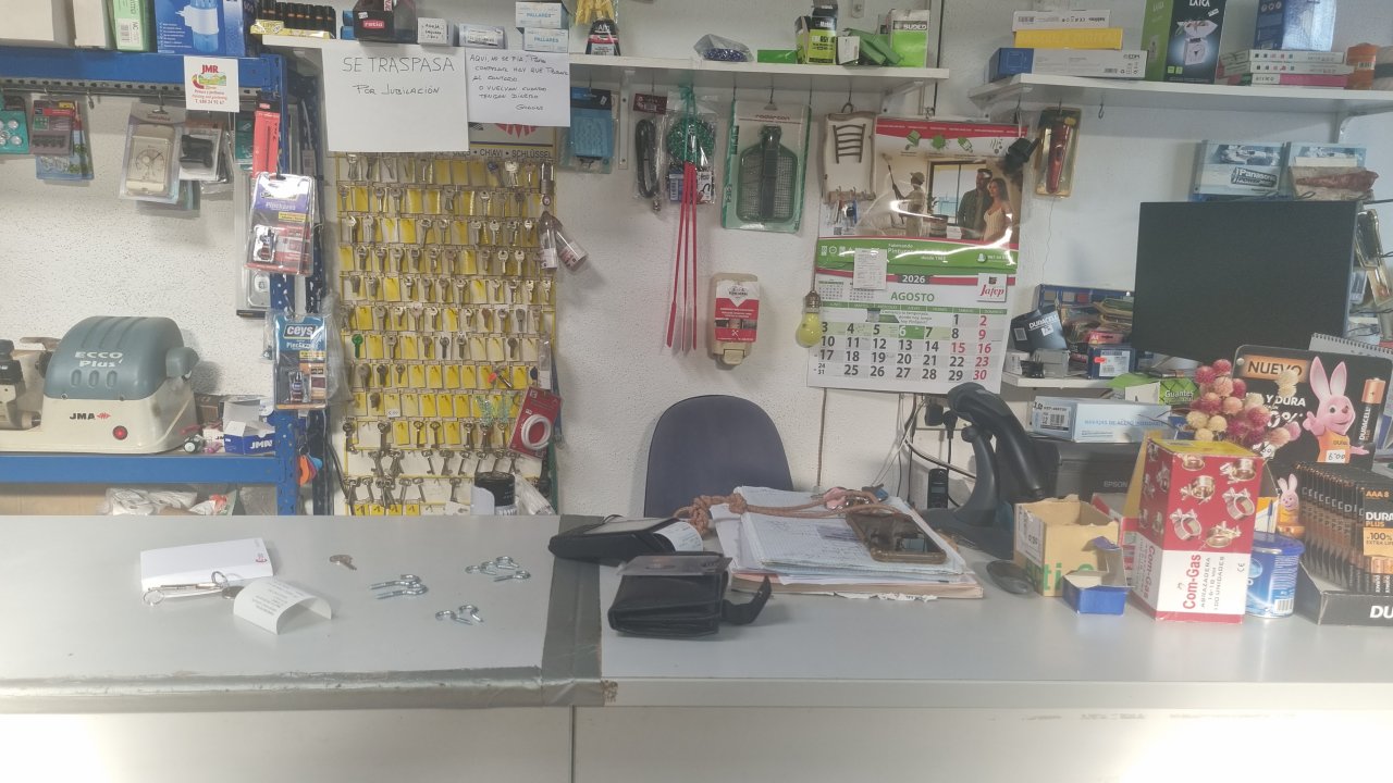 Tienda de artículos del hogar en venta - con o sin Traspaso --- Ses Salines _ L 01