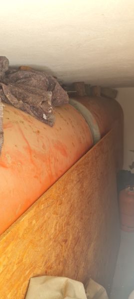 Heizöl zu verschenken, mehr als 1000 Liter mit zwei Stahltanks