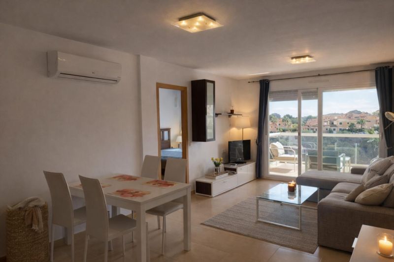 Bright, very nice apartment with communal pool