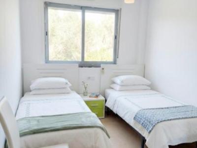 Bright, very nice apartment with communal pool