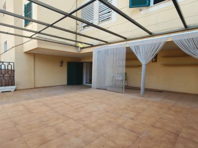 Luminoso y espacioso apartamento con terraza y patio en Porto Christo -- AP 113 KN
