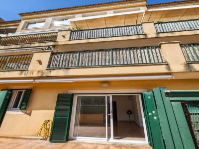Luminoso y espacioso apartamento con terraza y patio en Porto Christo -- AP 113 KN