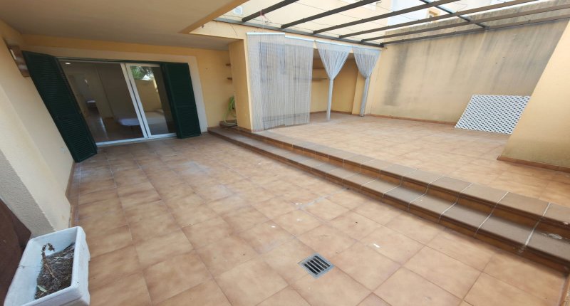 Luminoso y espacioso apartamento con terraza y patio en Porto Christo -- AP 113 KN