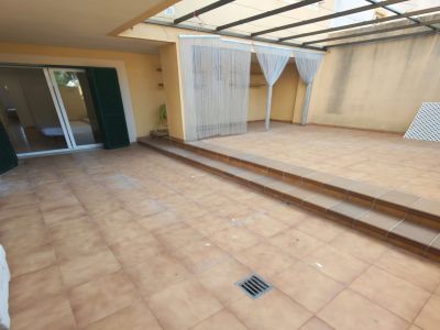 Luminoso y espacioso apartamento con terraza y patio en Porto Christo -- AP 113 KN
