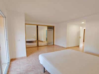 Luminoso y espacioso apartamento con terraza y patio en Porto Christo -- AP 113 KN