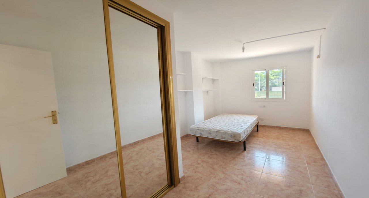 Luminoso y espacioso apartamento con terraza y patio en Porto Christo -- AP 113 KN