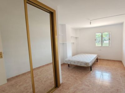 Luminoso y espacioso apartamento con terraza y patio en Porto Christo -- AP 113 KN
