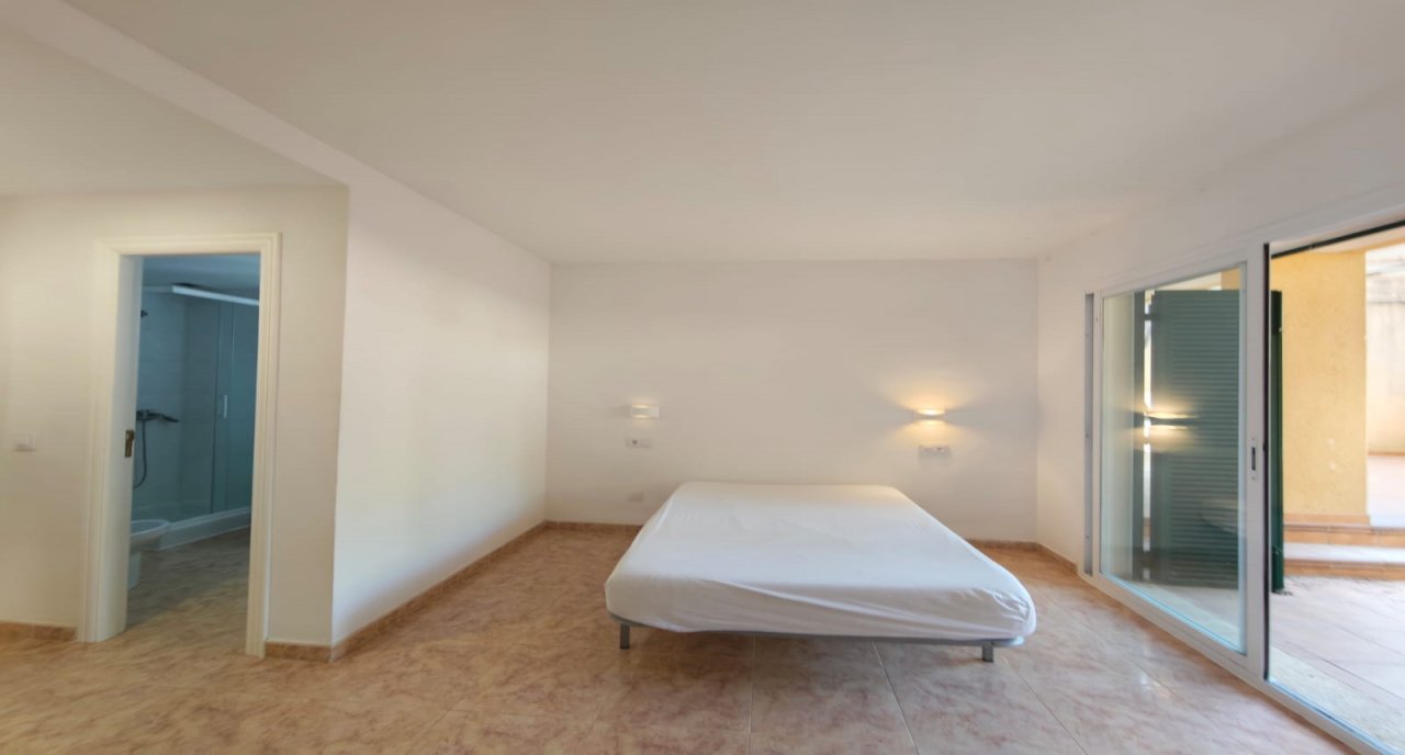 Luminoso y espacioso apartamento con terraza y patio en Porto Christo -- AP 113 KN