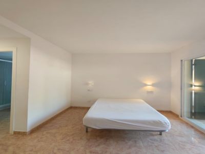Luminoso y espacioso apartamento con terraza y patio en Porto Christo -- AP 113 KN