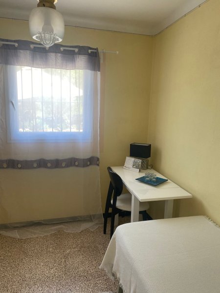 Helles und gemütliches Zimmer zu vermieten in der Nähe von Monti-Sion