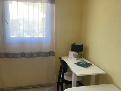 Helles und gemütliches Zimmer zu vermieten in der Nähe von Monti-Sion
