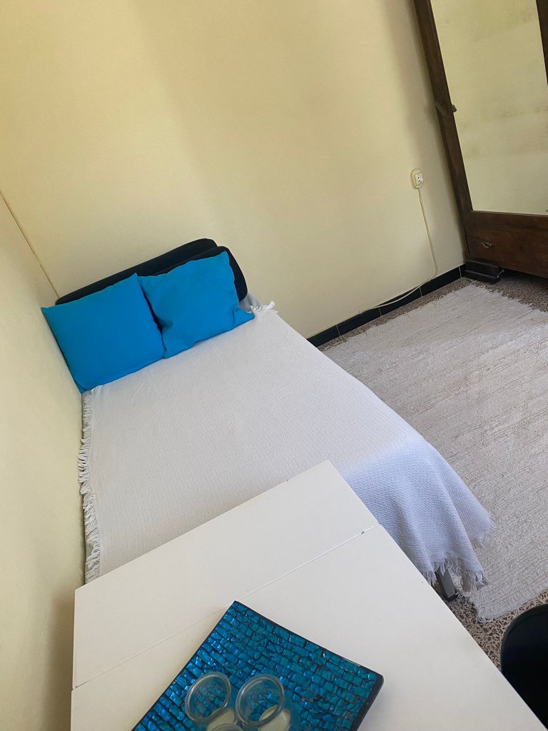 Helles und gemütliches Zimmer zur Miete in der Nähe von Monti-Sion
