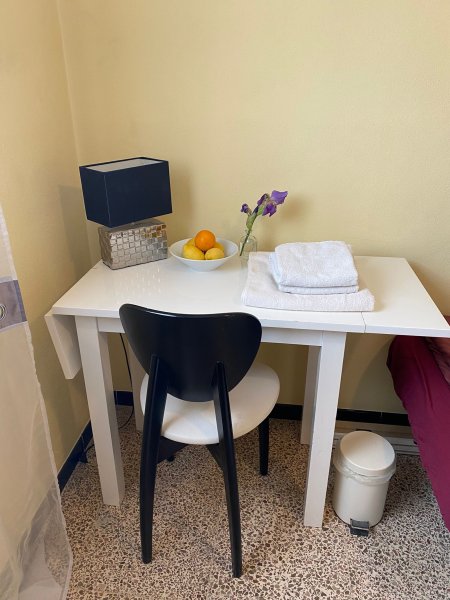 Helles und gemütliches Zimmer zur Miete in der Nähe von Monti-Sion