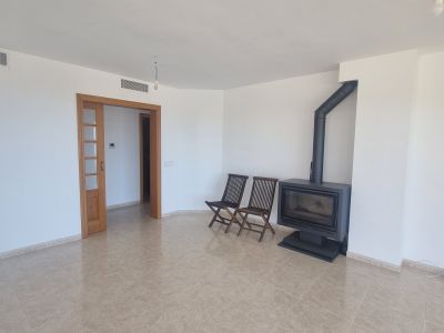 Helles und unmöbliertes AP mit Gemeinschaftspool in 1. Linie der Küste von Portocolom