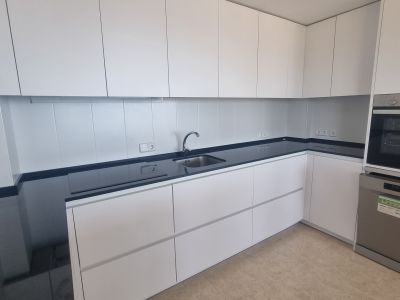 Helles und unmöbliertes AP mit Gemeinschaftspool in 1. Linie der Küste von Portocolom
