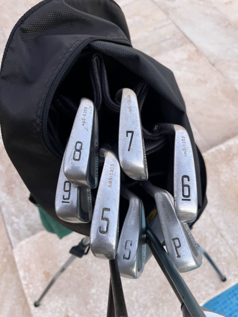 Herren Golfset mit Schlägersatz z.t. Callaway und Bällen
