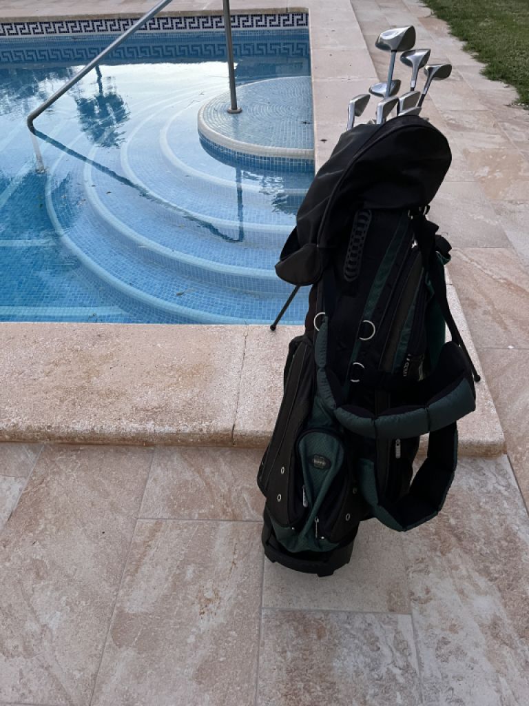 Herren Golfset mit Schlägersatz z.t. Callaway und Bällen