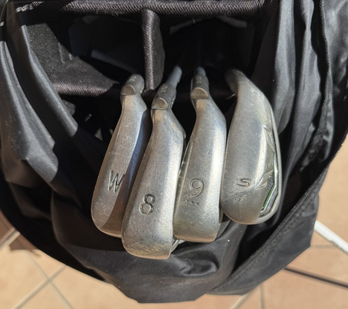 Herren-Golftasche mit komplettem Schlägersatz inkl. diverse Driver