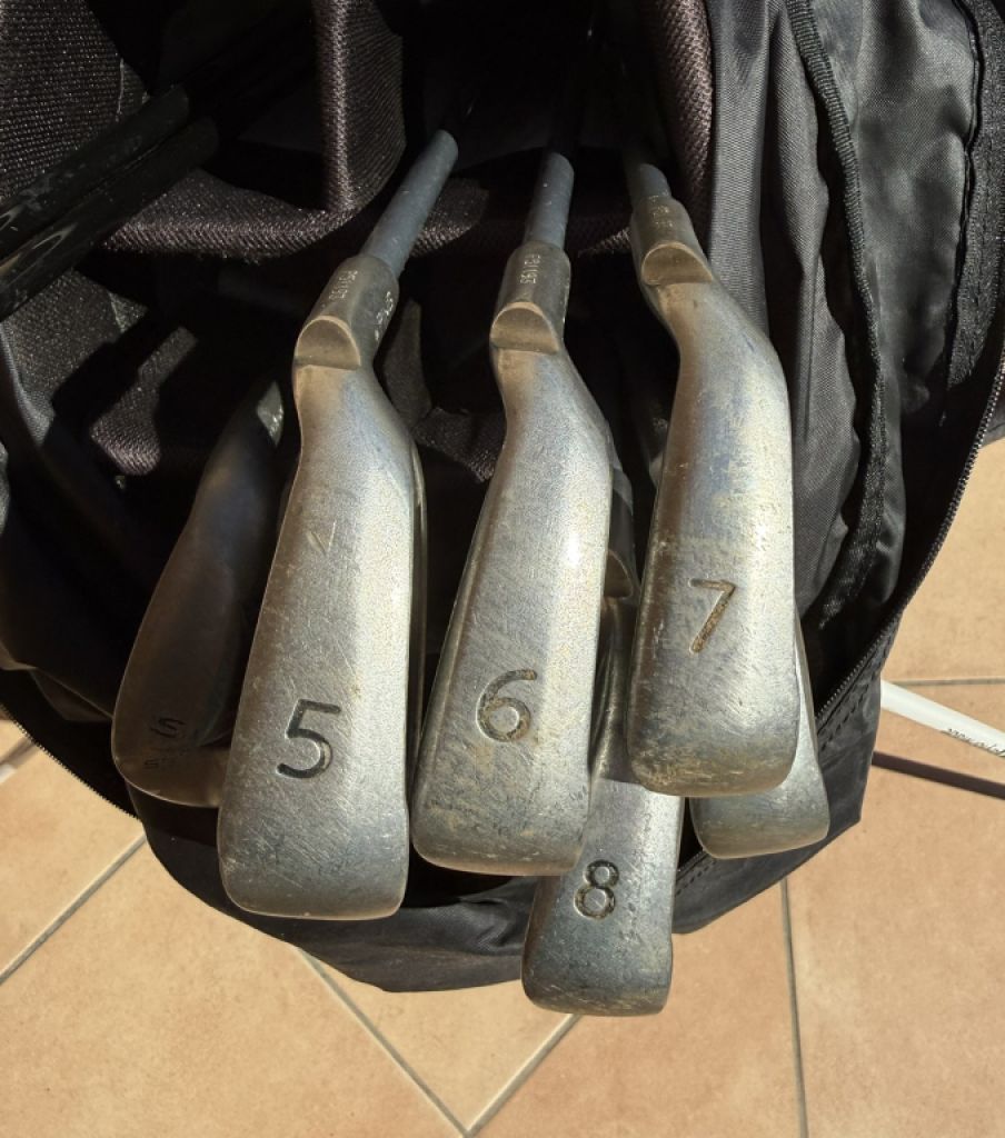 Herren-Golftasche mit komplettem Schlägersatz inkl. diverse Driver