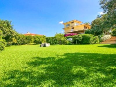 Herrliche Villa mit Pool