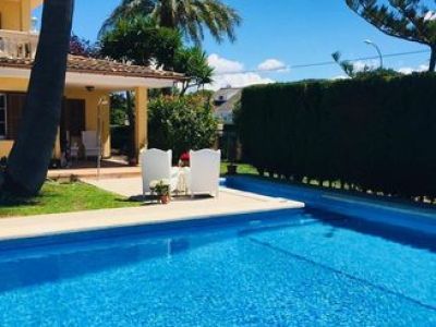 Herrliche Villa mit Pool