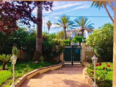 Herrliche Villa mit Pool