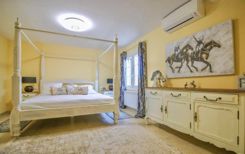 Herrliche Villa mit Pool