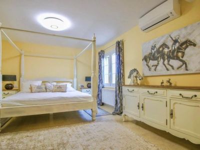 Herrliche Villa mit Pool