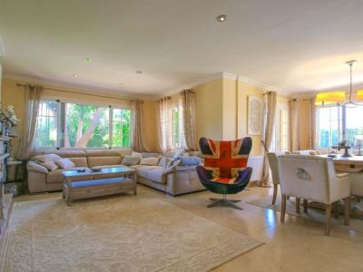 Herrliche Villa mit Pool