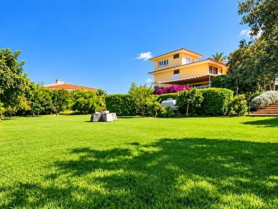 Herrliche Villa mit Pool