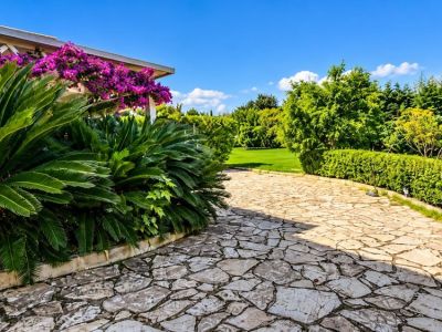 Herrliche Villa mit Pool
