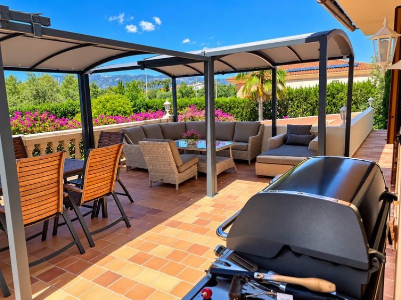 Herrliche Villa mit Pool