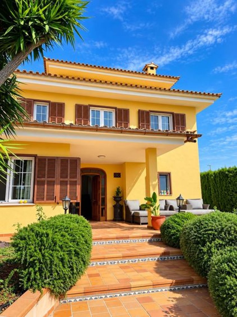 Herrliche Villa mit Pool