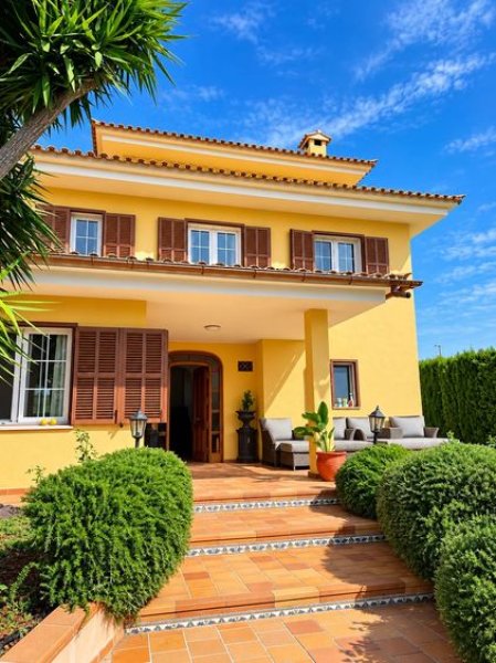 Herrliche Villa mit Pool